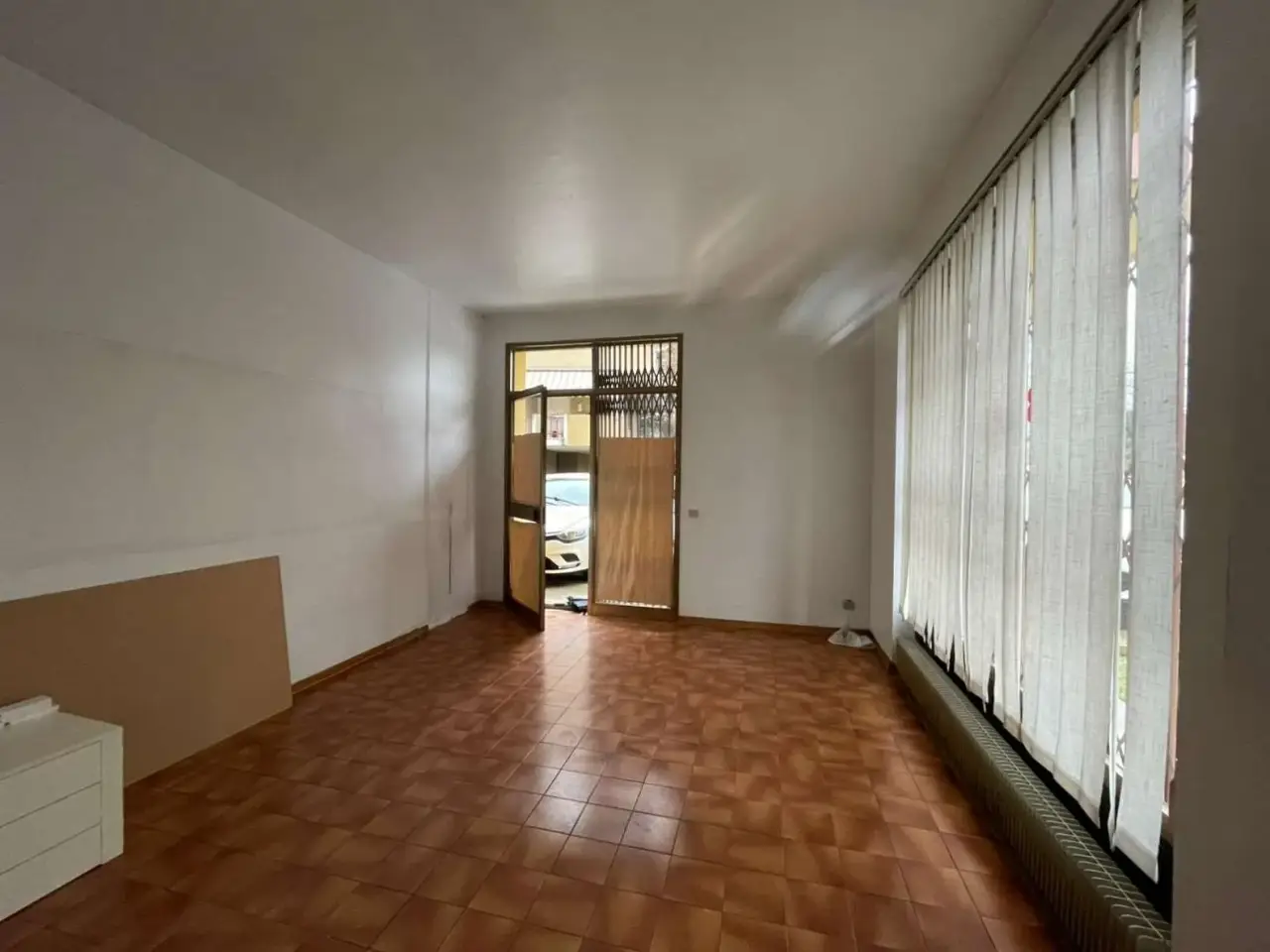 Negozio in Via Enaudi 10, Conegliano, {3} - Foto 2