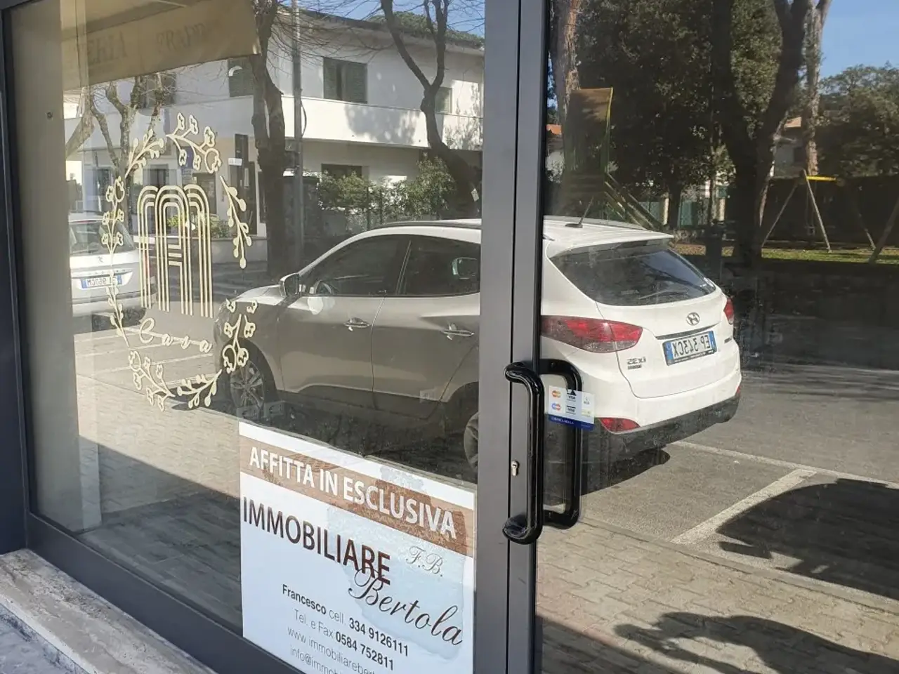 Negozio in Via Mazzini 212, Forte Dei Marmi, {3} - Foto 1