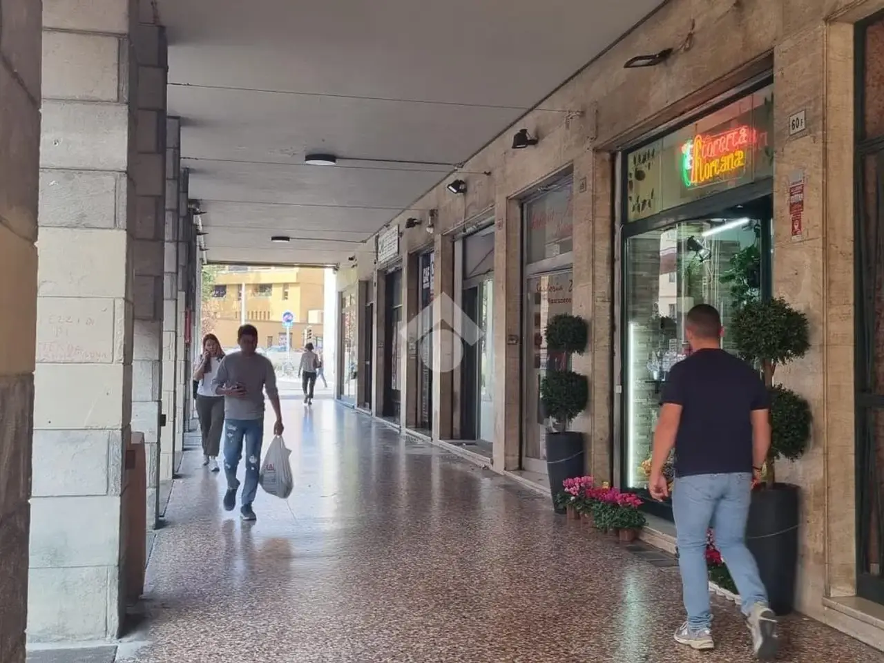 Negozio in Via Riva di Reno 60, Bologna, {3} - Foto 2