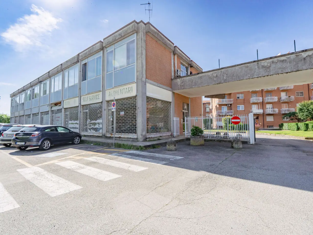 Negozio in Via Nino Costa 37 - 39, Airasca, {3} - Foto 1