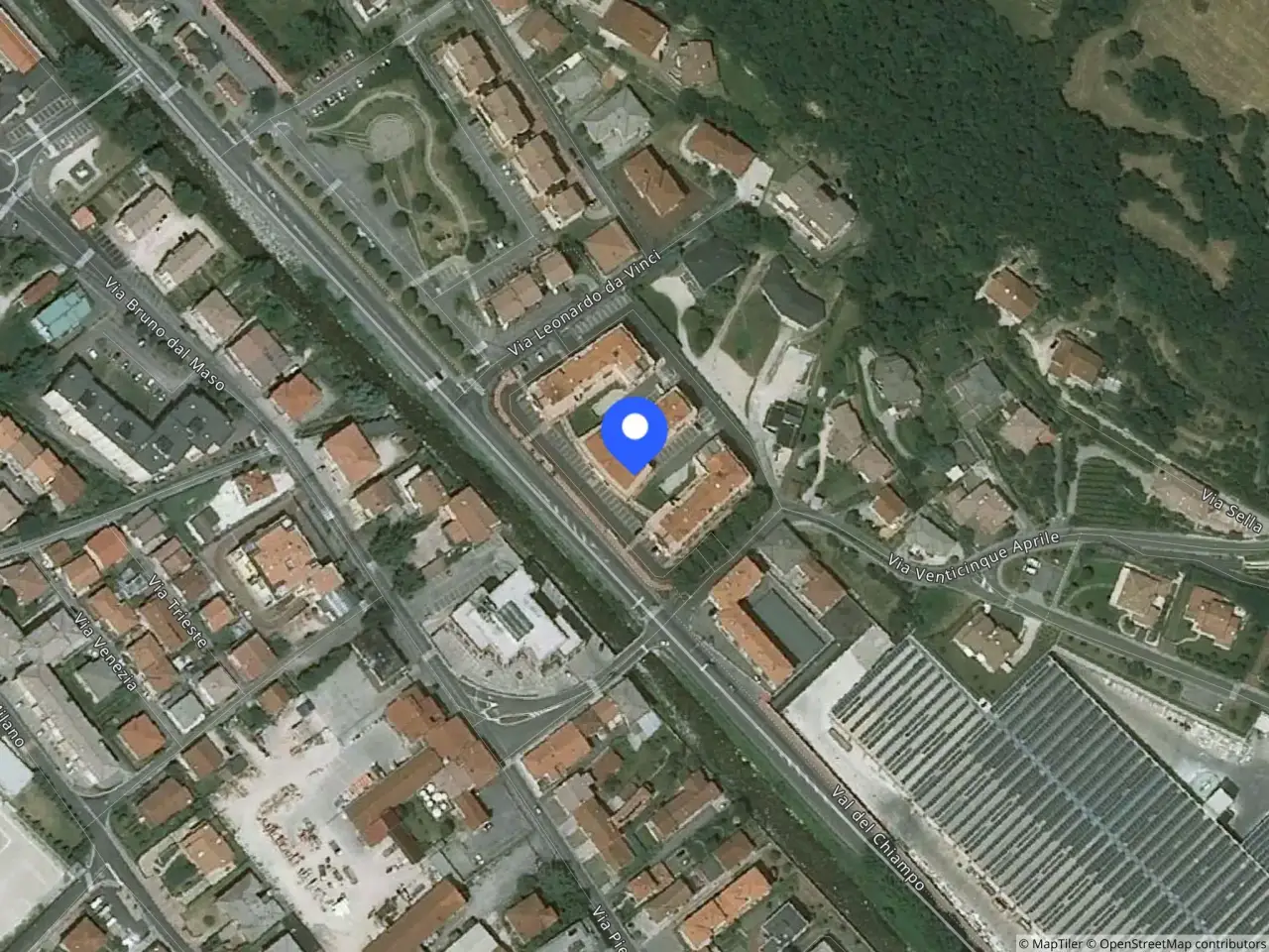 Magazzino in Piazzale Mariano Rumor, 36072 Chiampo VI, Italia 36072, Chiampo, {3} - Foto 1