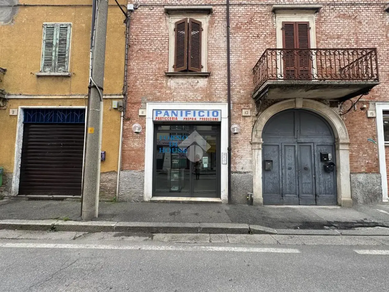 Negozio in Quartiere Primo Maggio 11, Brescia, {3} - Foto 2