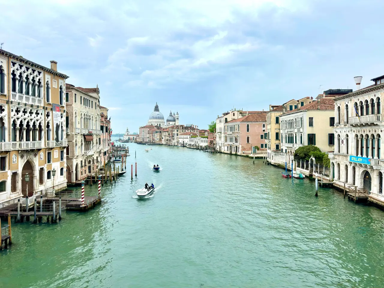 Abbigliamento in Piazza San Marco, Venezia, {3} - Foto 1