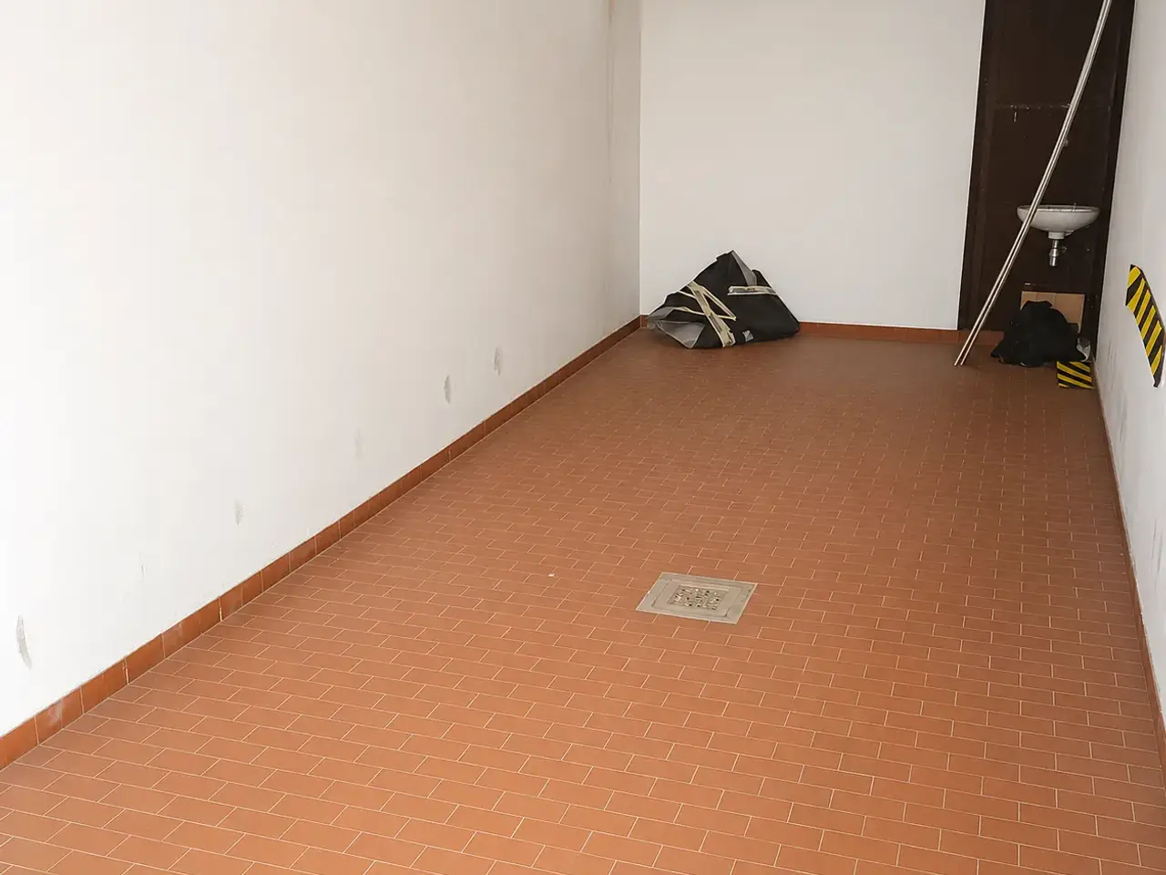 Parcheggio chiuso in Via Decumana 48, Bologna, {3} - Foto 2