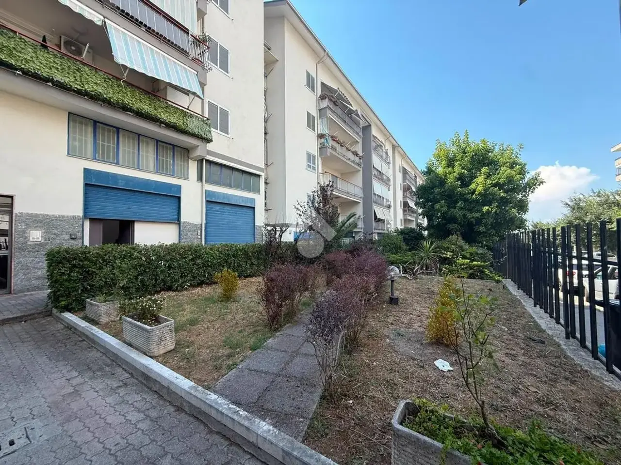 Negozio in Via Guindazzi 37, Pollena Trocchia, {3} - Foto 1