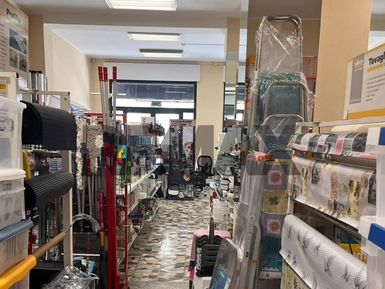 Negozio in Via Matteo Boiardo 45, Cagliari, {3} - Foto 2