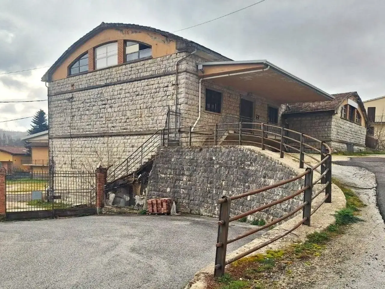 Capannone in Via Flaminia, 61044 Scheggia E Pascelupo Pg, Italia, Scheggia E Pascelupo, {3} - Foto 1