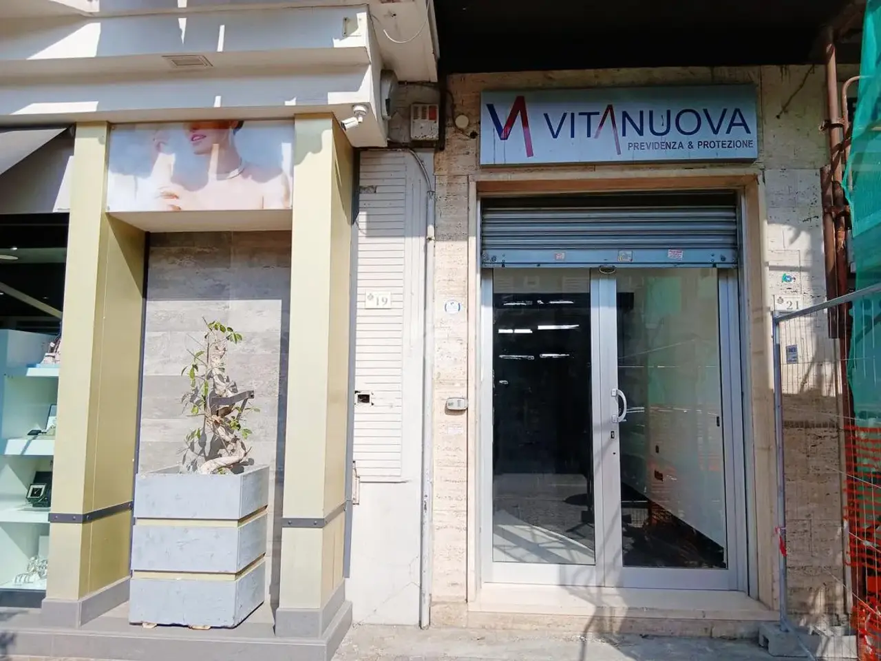 Negozio in Via Felice Terracciano 21, Pomigliano D'Arco, {3} - Foto 1