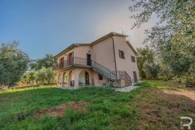 Country house or cottage in Strada Provinciale Sovana, Sorano - Photo 1