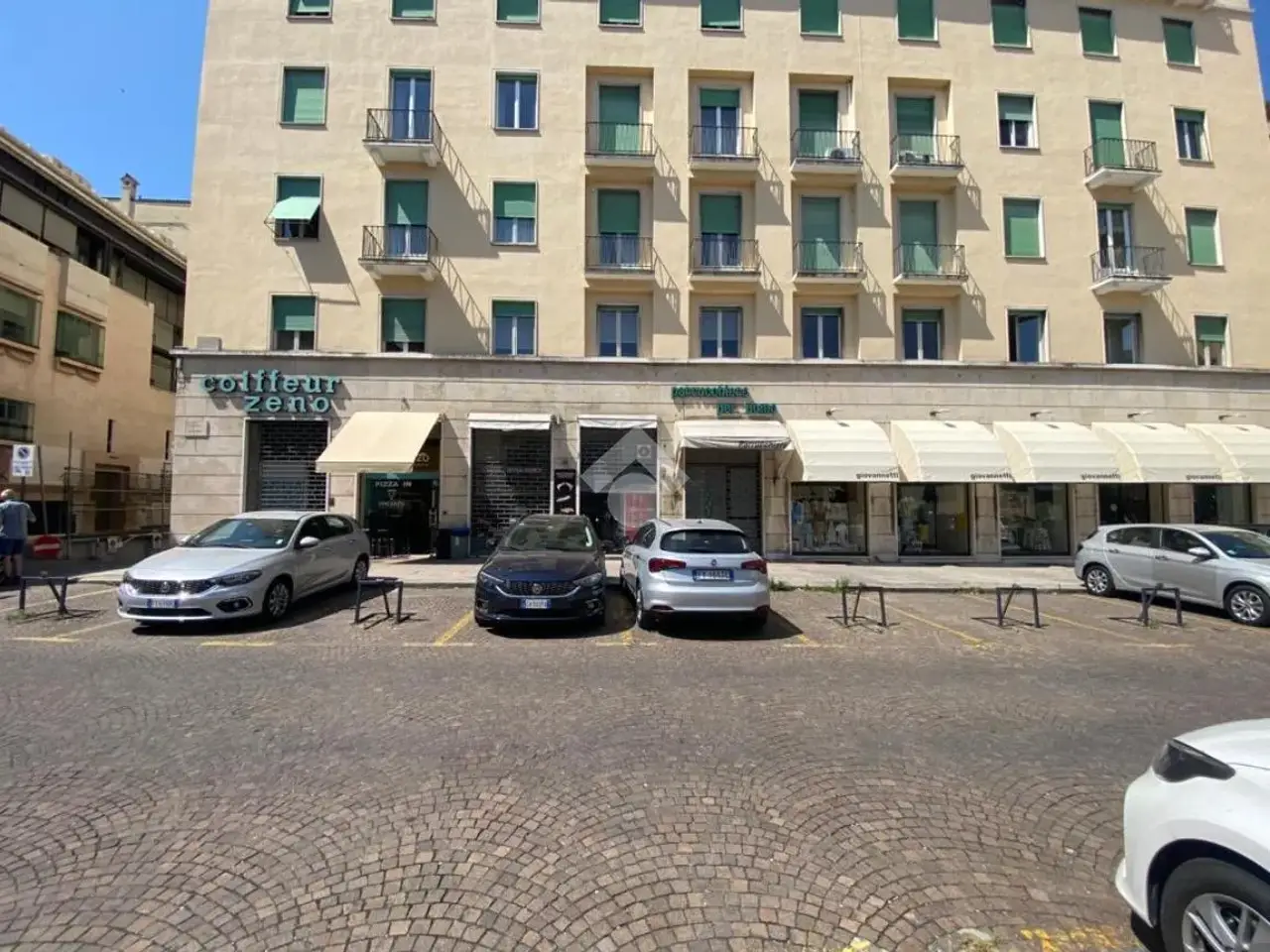 Negozio in Piazza Nogara 4, Verona, {3} - Foto 2
