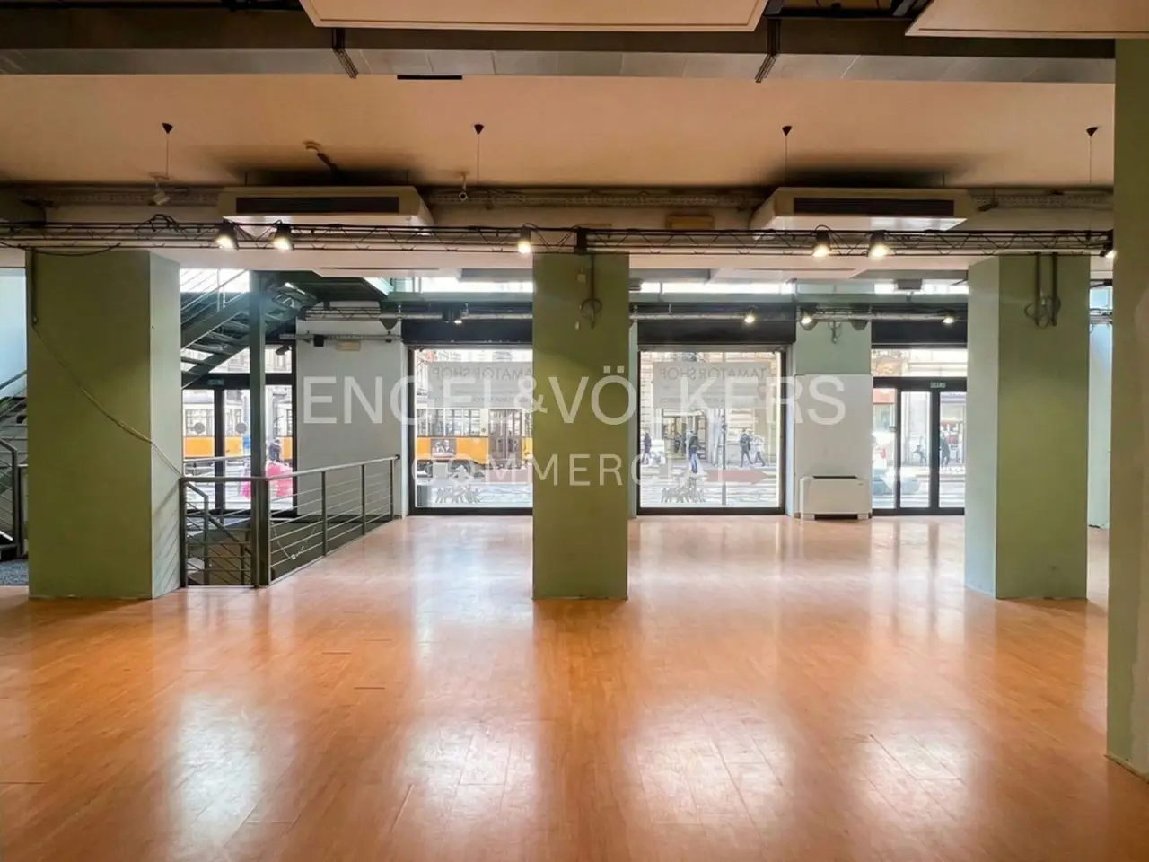 Negozio in Via Lazzaro Palazzi 5, Milano, {3} - Foto 2