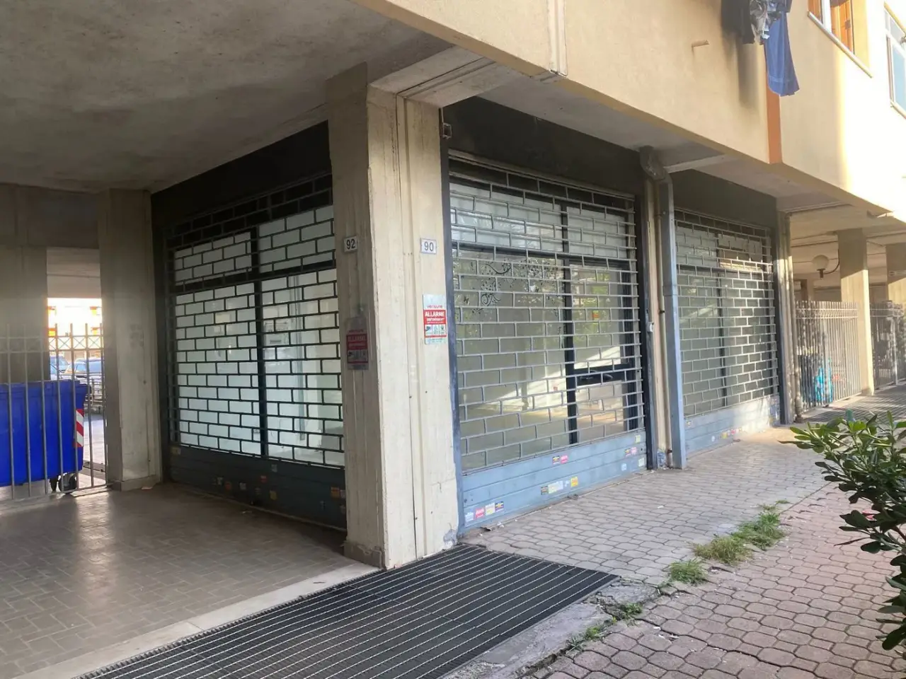 Negozio in Via Inghilterra 88, Aprilia, {3} - Foto 1