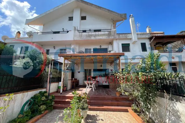 Villa a schiera in Complesso delle More 45, Messina - Foto 1