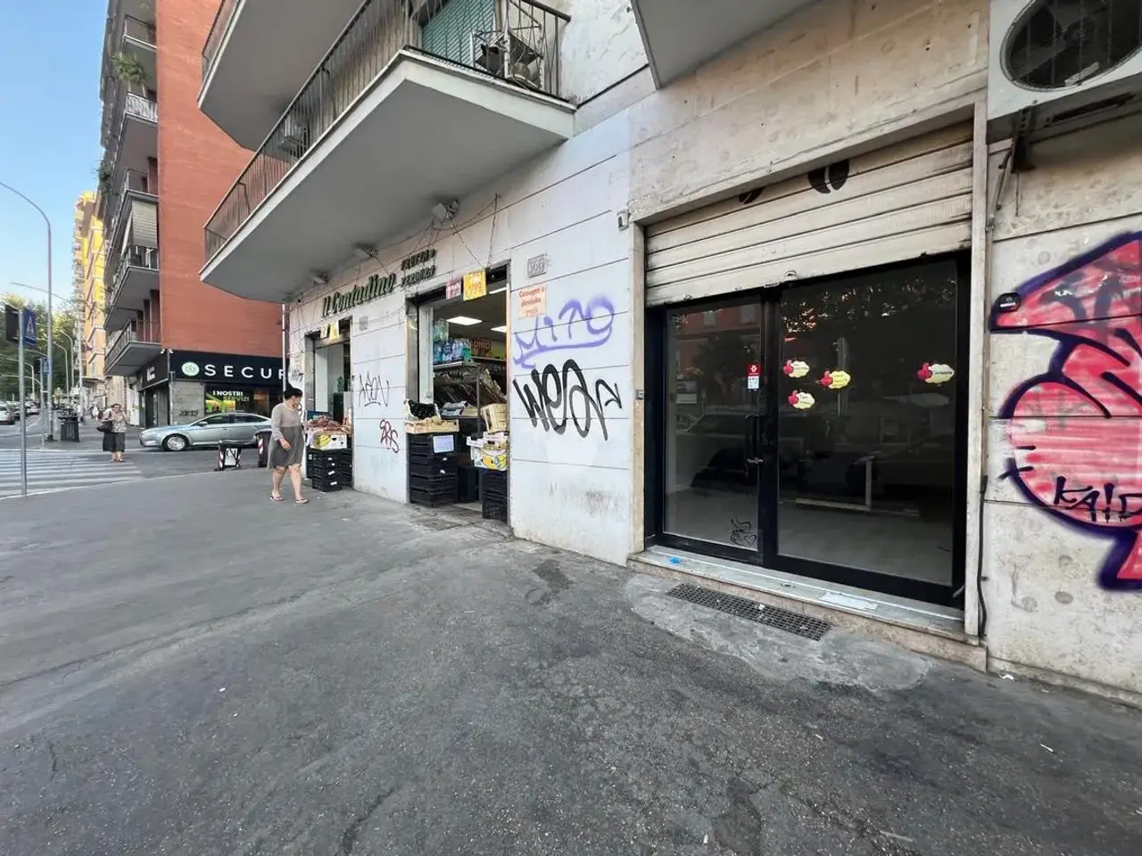 Negozio in Via Tuscolana 364, Roma, {3} - Foto 1