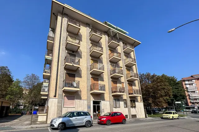 3-room flat in Via Nino Bixio 35, Orbassano - Photo 1