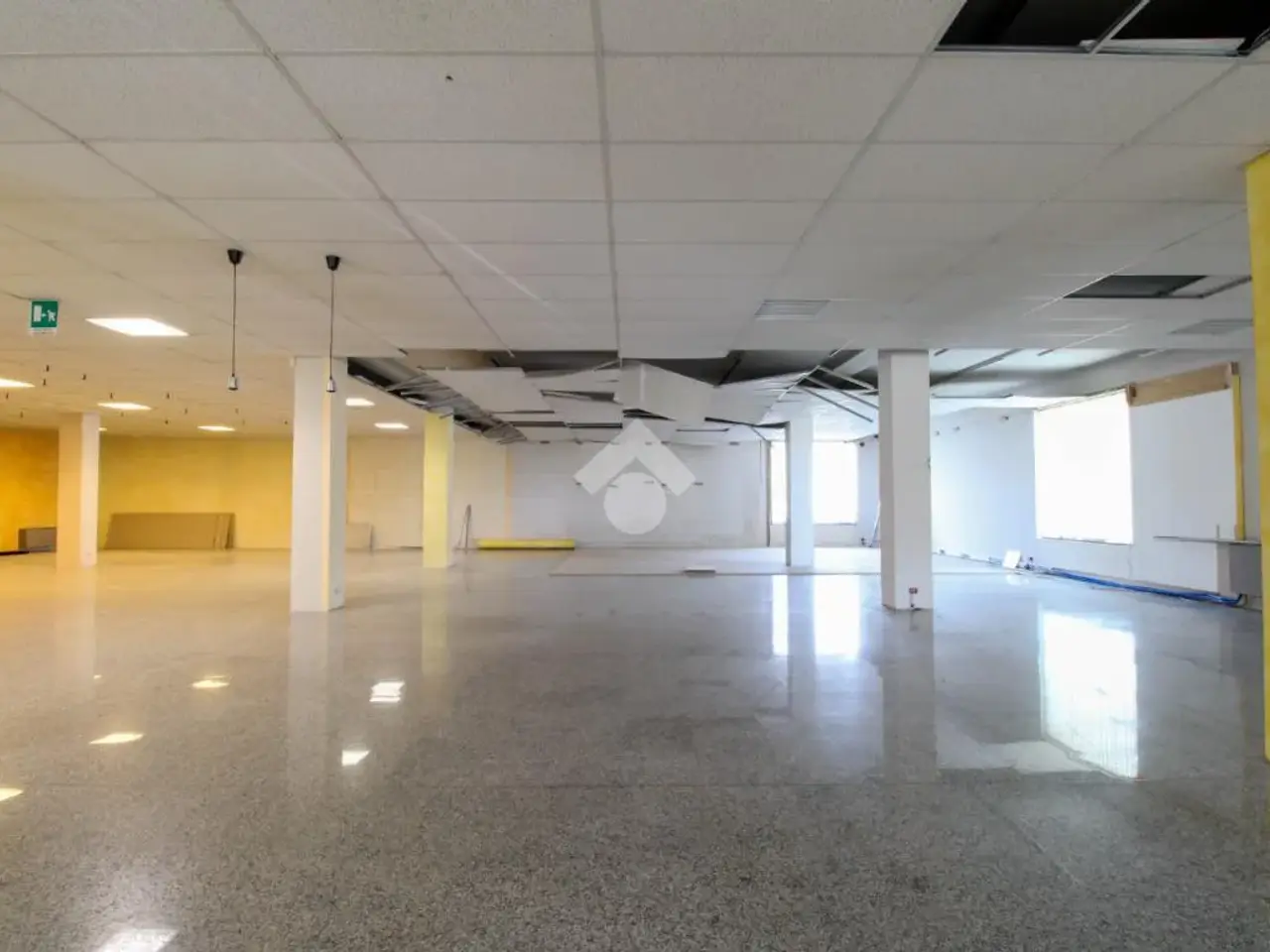 Negozio in Via Aldo Moro 2, Olgiate Molgora, {3} - Foto 1