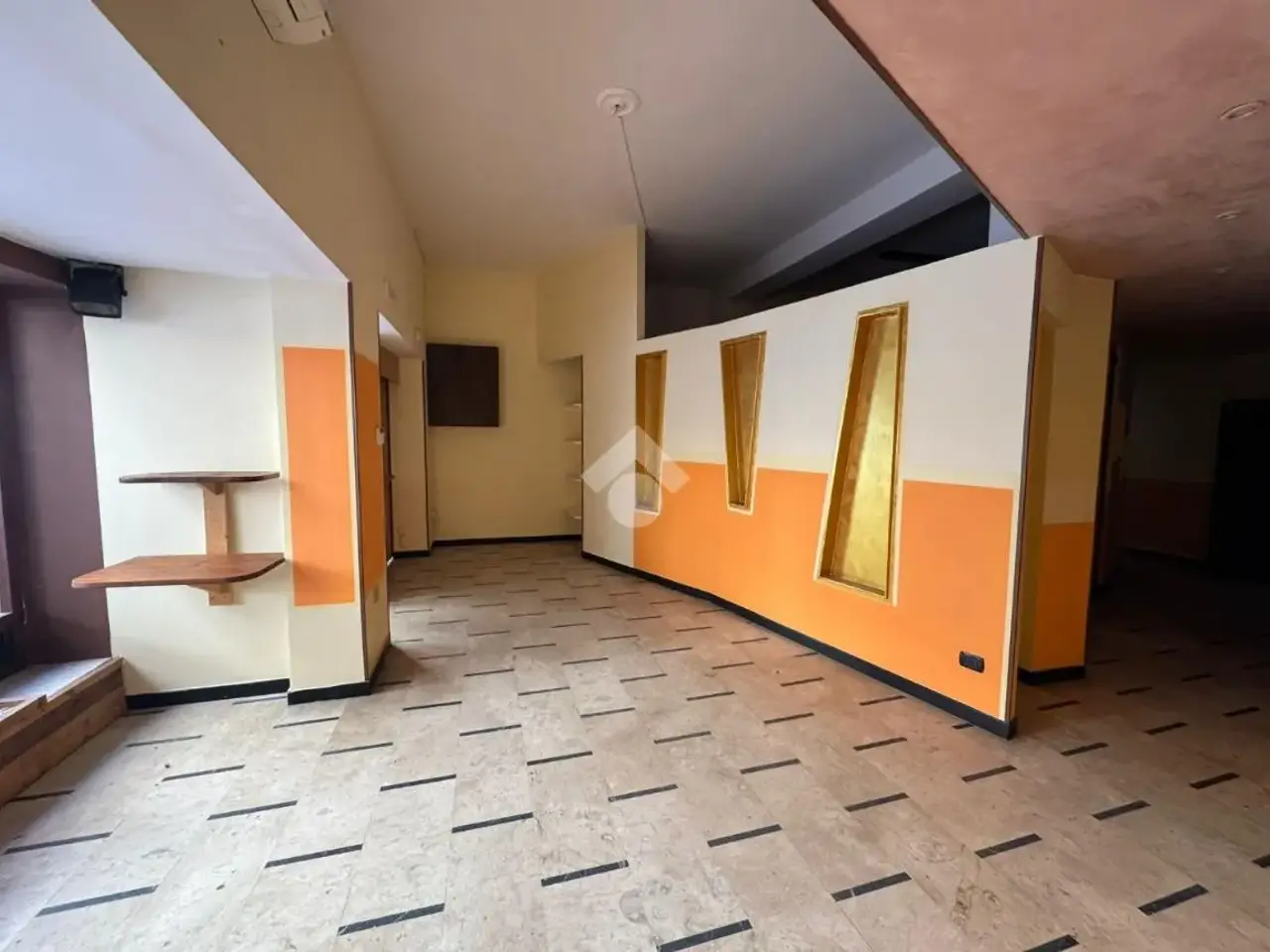 Negozio in Via Giuseppe Abba 26, Cagliari, {3} - Foto 1