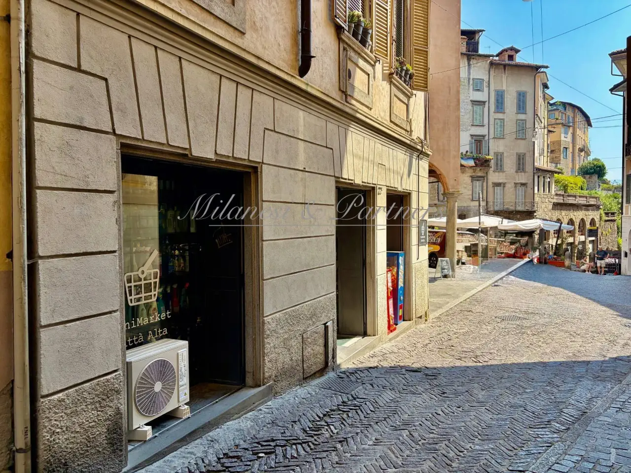 Negozio in Piazza Mercato delle Scarpe, Bergamo, {3} - Foto 2