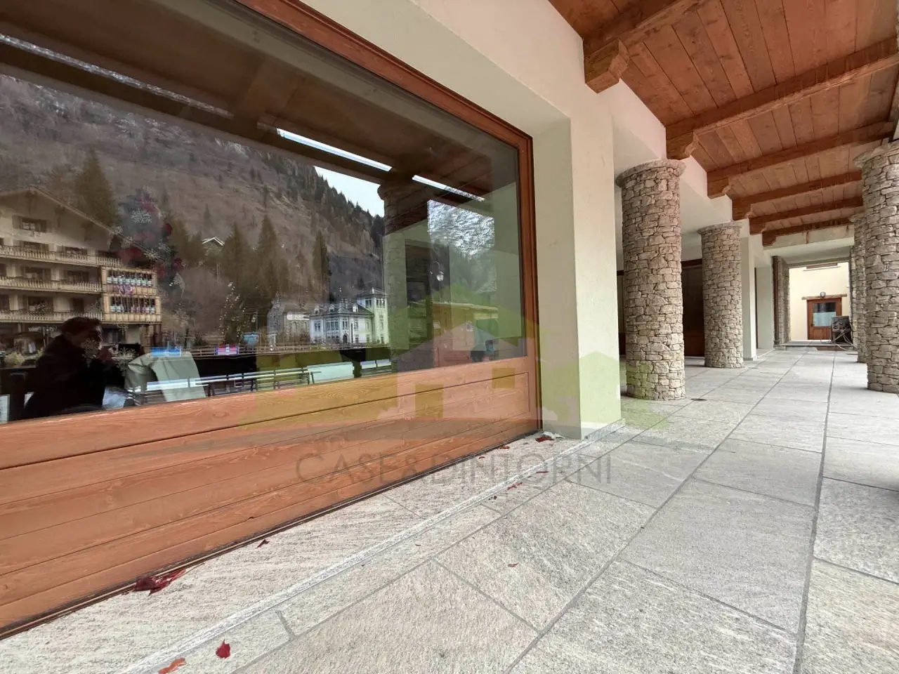 Negozio in Piazza Regina Margherita 1, Alagna Valsesia, {3} - Foto 2