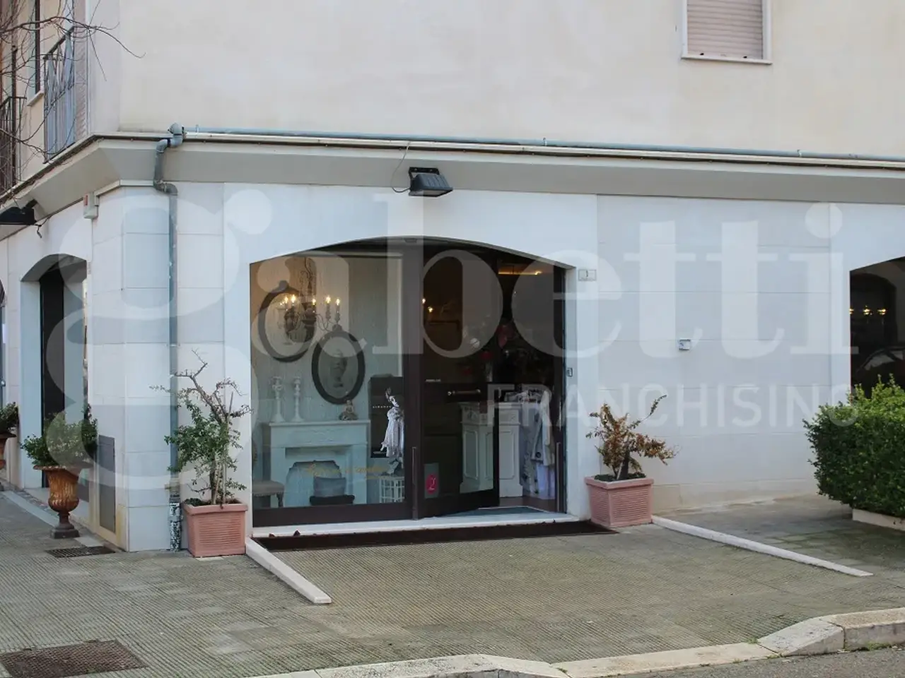 Negozio in Corso Giuseppe Garibaldi 203, Canosa Di Puglia, {3} - Foto 2