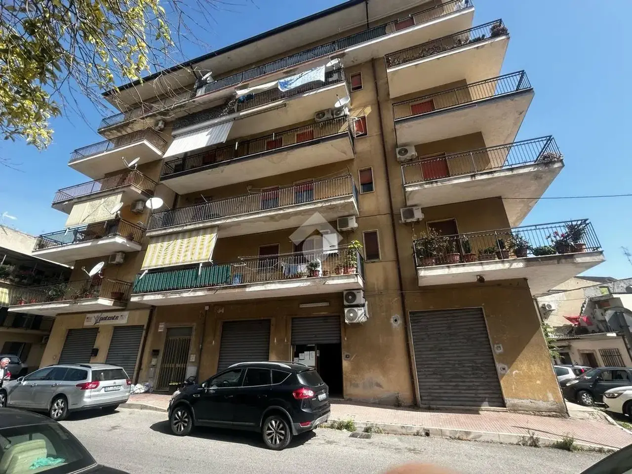 Negozio in Via degli Albanesi 1, Corigliano-Rossano, {3} - Foto 2