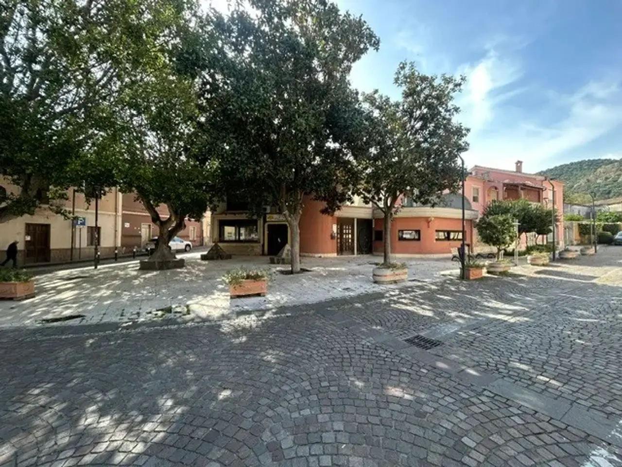 Palazzina commerciale in Via Roma 48, Sarroch, {3} - Foto 2