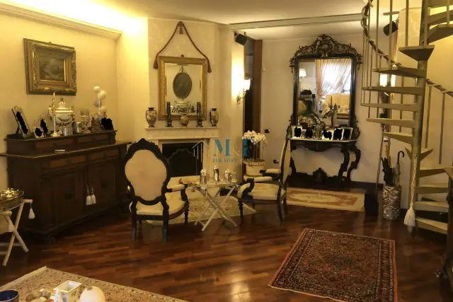 4-room flat in Via Fratelli Cervi 3, Segrate - Photo 1