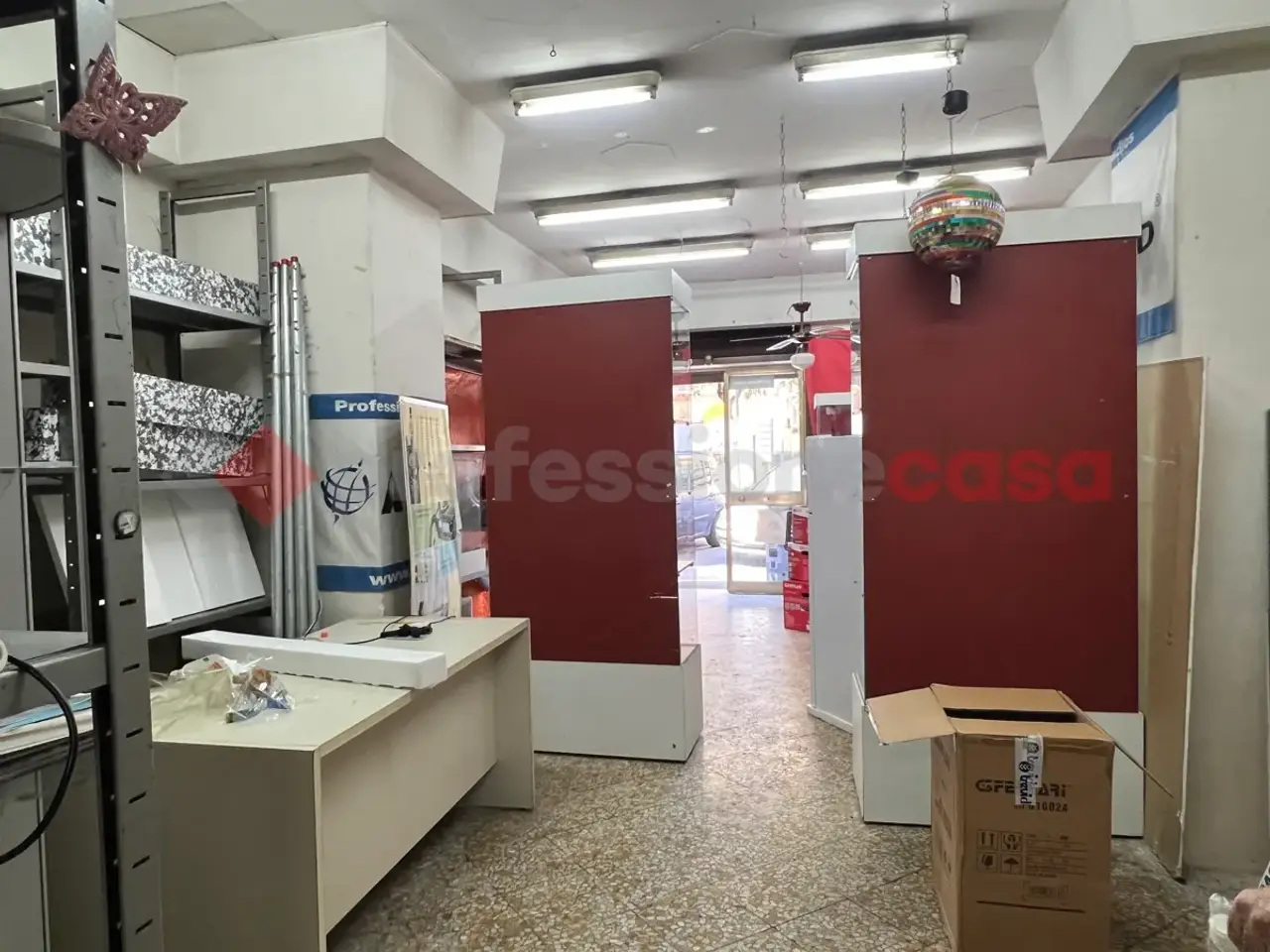 Negozio in Via Mazzini 233, Taranto, {3} - Foto 2