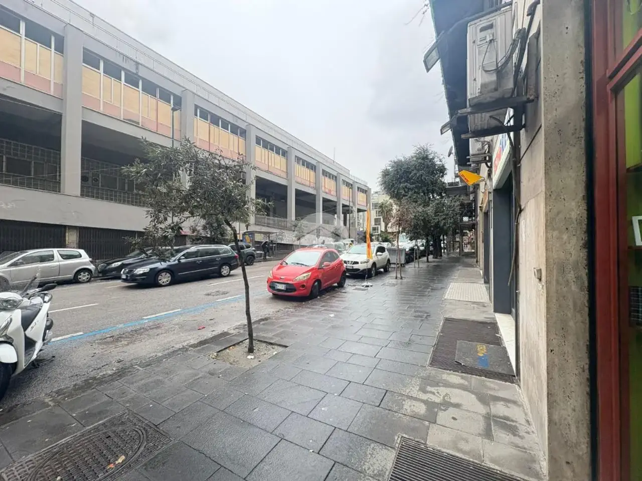 Negozio in Corso Meridionale 51, Napoli, {3} - Foto 1