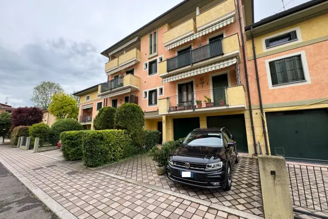 4-room flat, Mirandola - Photo 1