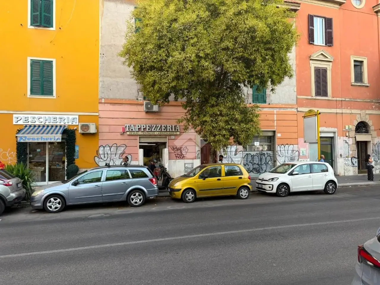 Negozio in Via di Acqua Bullicante 147, Roma, {3} - Foto 1