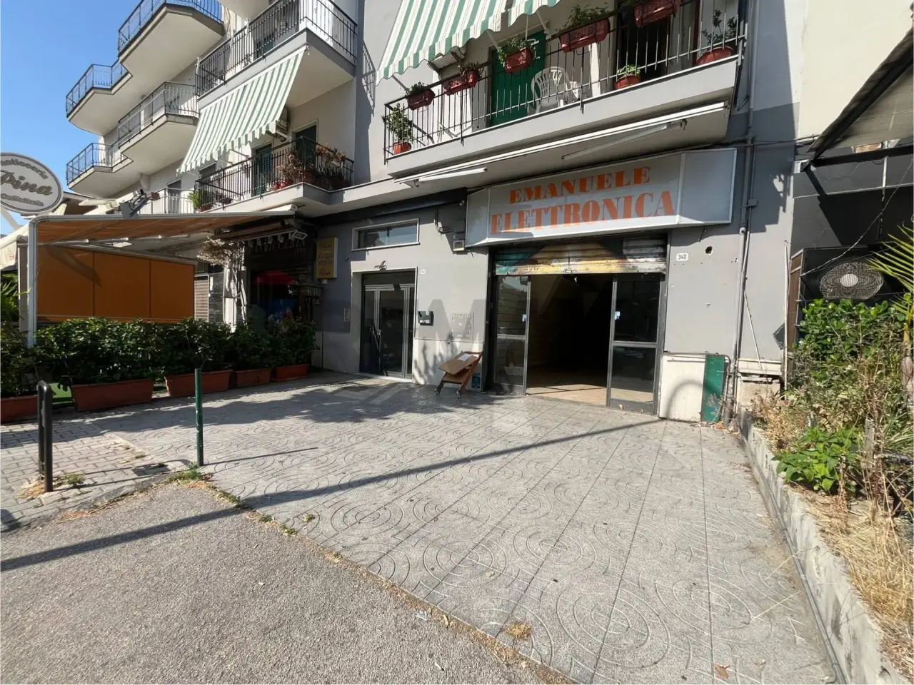 Negozio in Via Bartolo Longo 340, Napoli, {3} - Foto 1