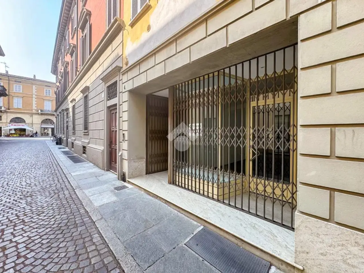 Negozio in Via Sant'Antonino 6, Piacenza, {3} - Foto 1