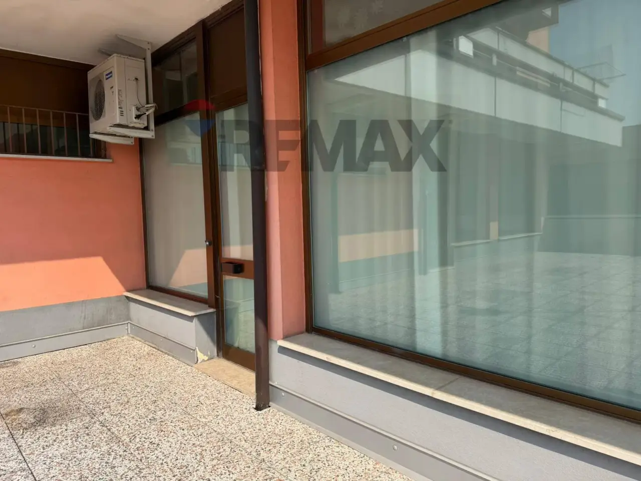 Negozio in Via Fratelli Rosselli 36, Vicenza, {3} - Foto 2