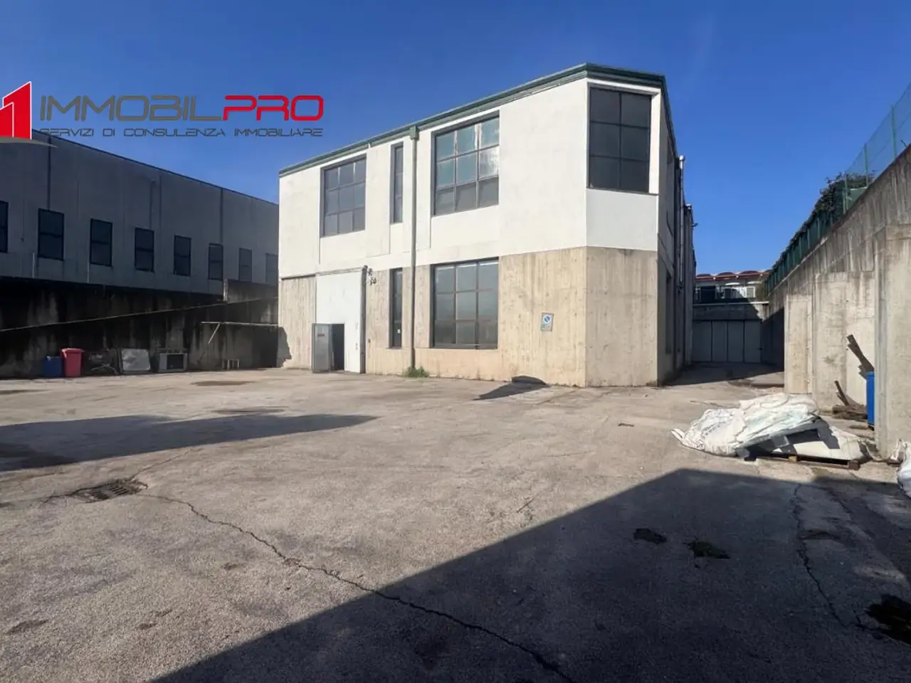 Magazzino in Via del Lavoro 42, Malo, {3} - Foto 1