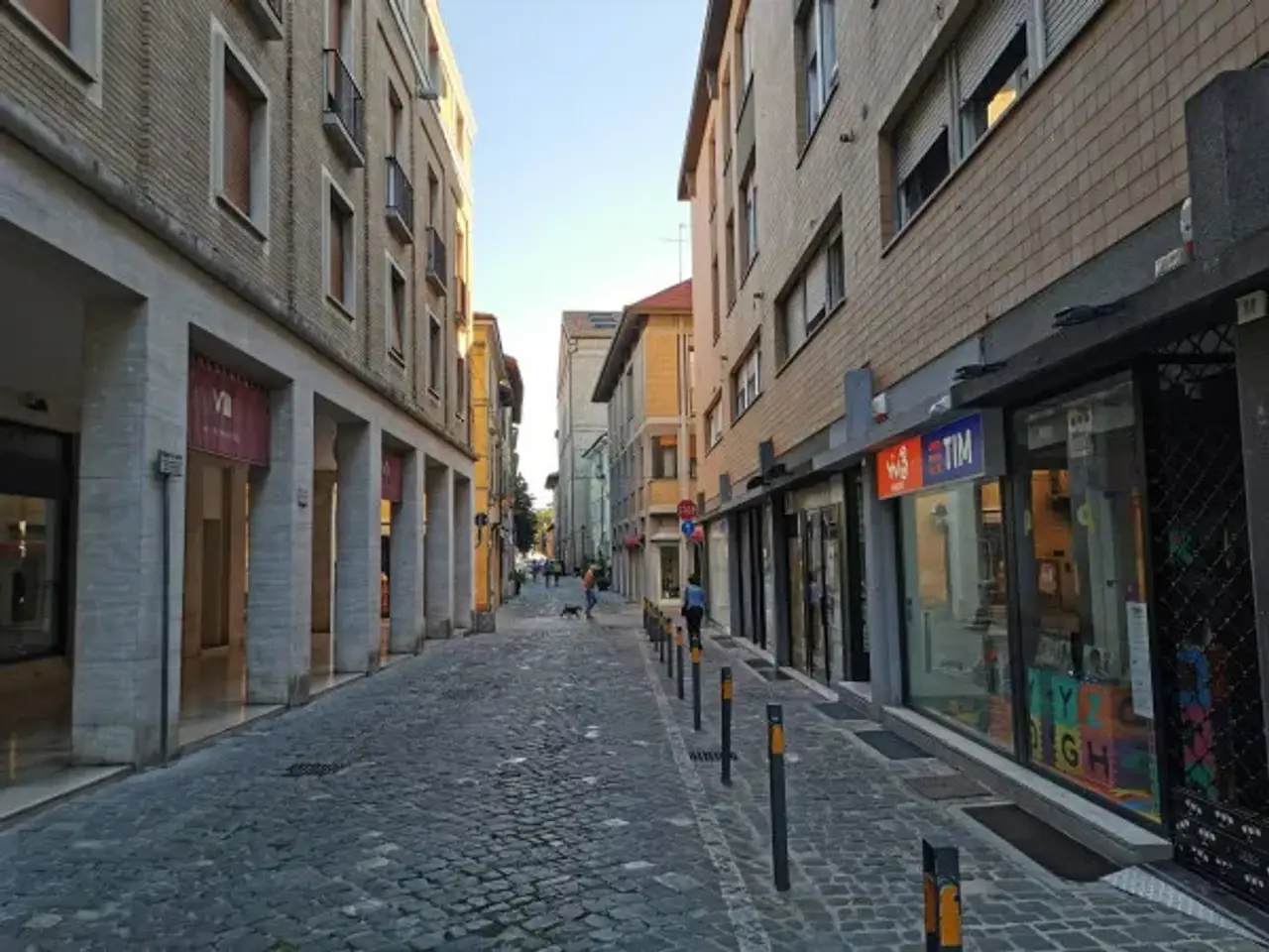 Negozio in Via Montevecchio, Fano, {3} - Foto 2