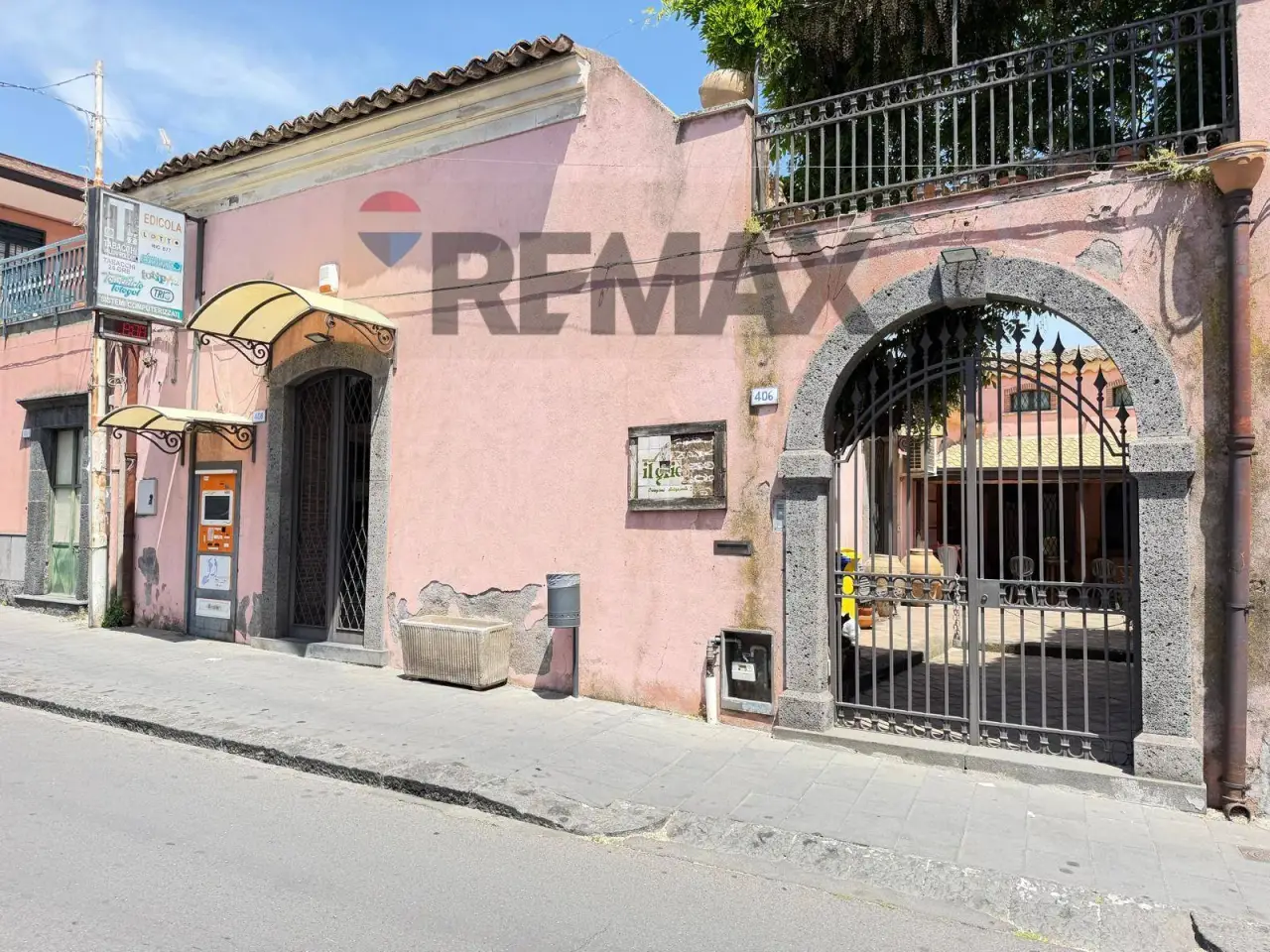 Esercizio commerciale in Via Etnea 406/408, Gravina Di Catania, {3} - Foto 1