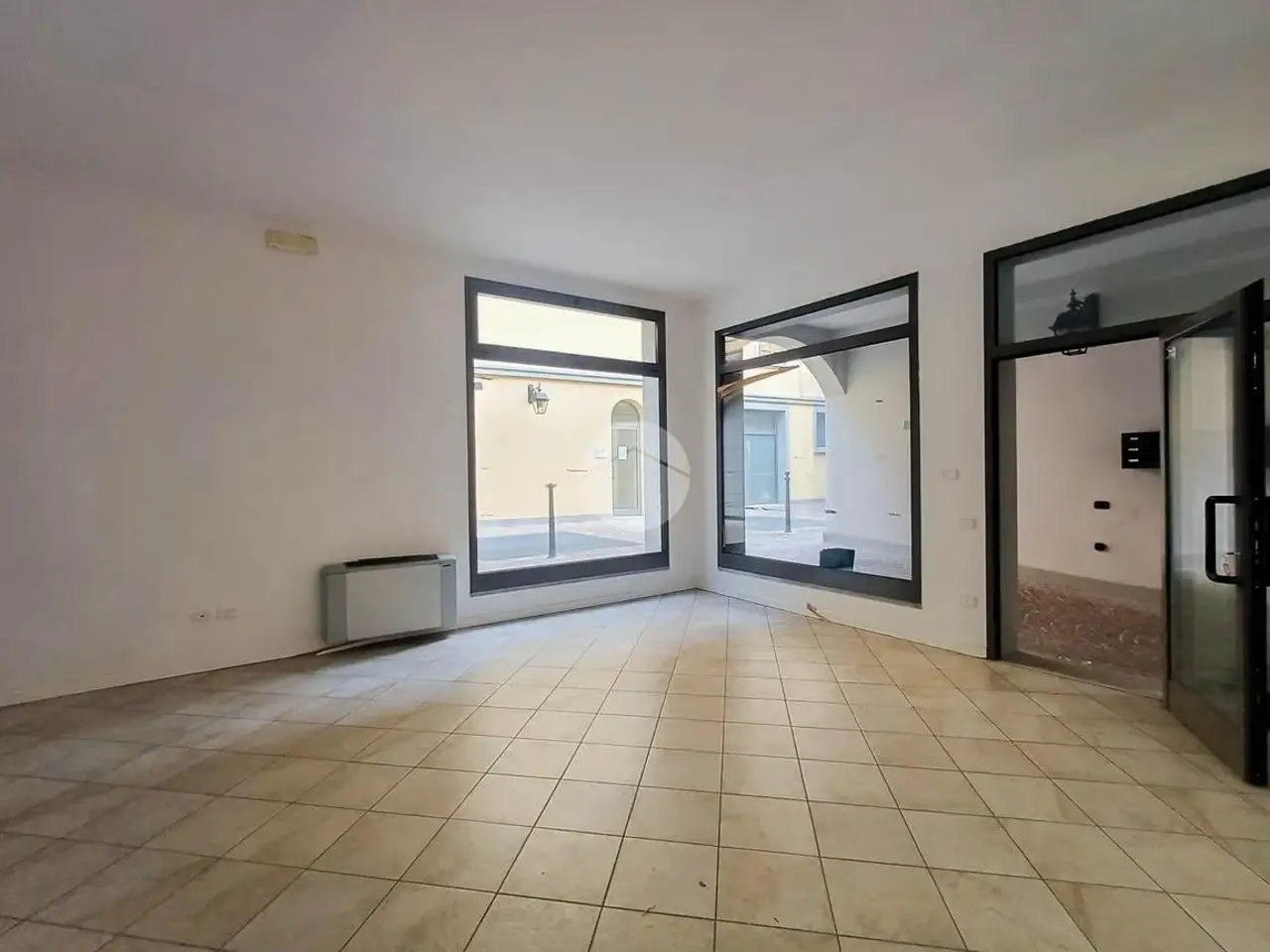 Ufficio in Via Mulazzani 1, Treviglio, {3} - Foto 2