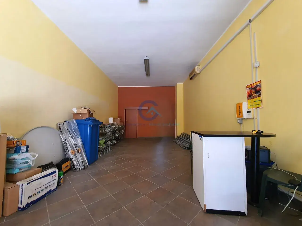 Negozio in Via Nazionale 125, Catanzaro, {3} - Foto 2