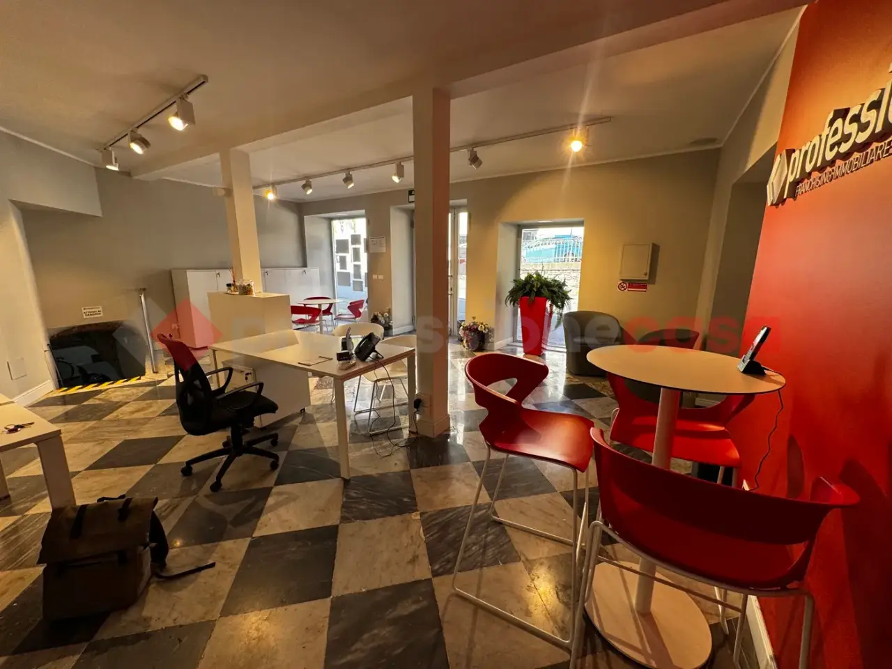Negozio in Via Albaro 77r, Genova, {3} - Foto 1