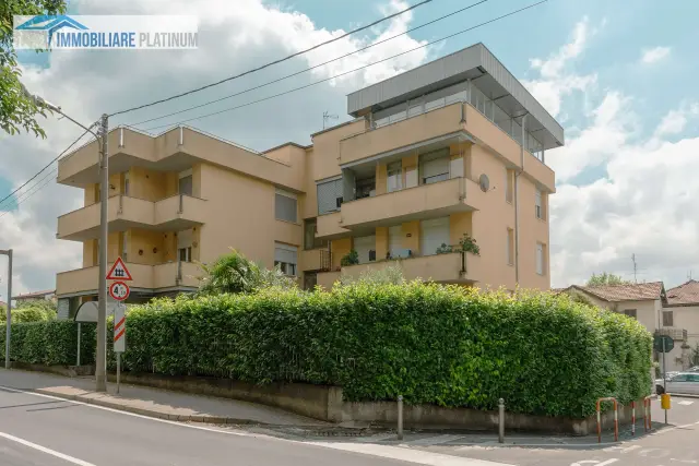 4-room flat in Via Visconti Vimodrone 64, Macherio - Photo 1