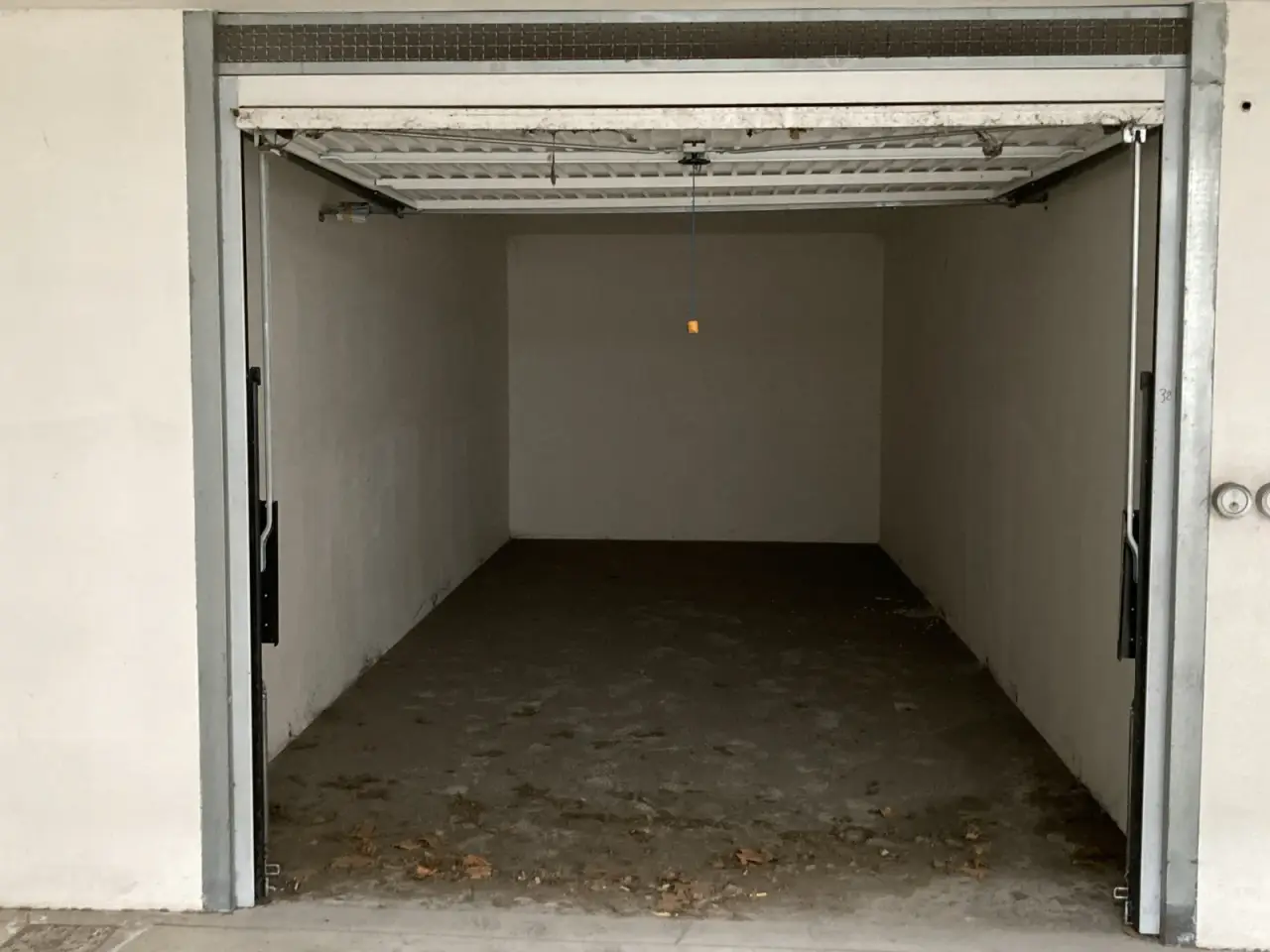 Garage - Autosilos - Parcheggio in Via Raffaele Schiavone 10, Salerno, {3} - Foto 1