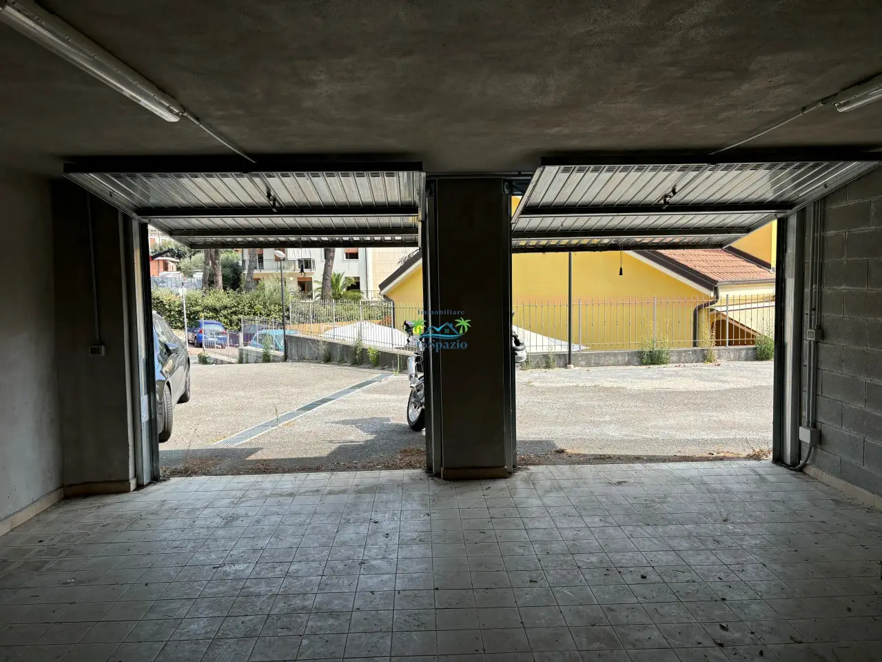 Parcheggio chiuso in Via Marchese Maglioni 3, Andora, {3} - Foto 1