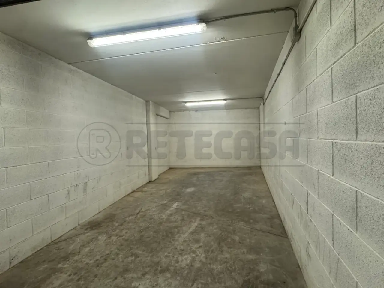Parcheggio chiuso in , Valdagno, {3} - Foto 2