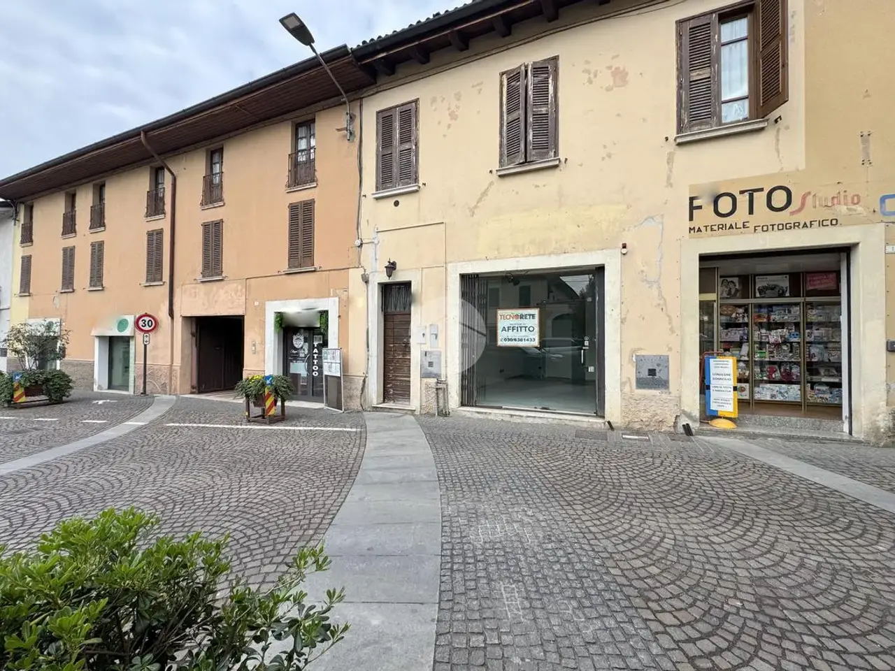 Ufficio in Piazza S. Lorenzo 2, Gussago, {3} - Foto 1