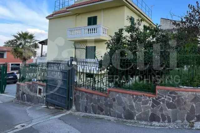 Villa in Via Lago Patria, Giugliano in Campania - Foto 1