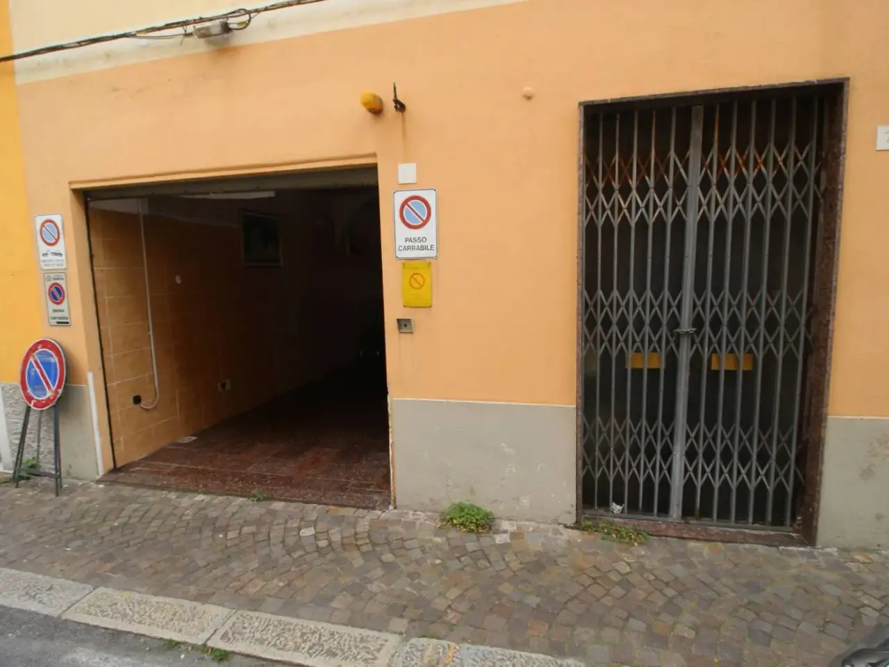 Locale commerciale in Via Bozzellari Genova, Genova, {3} - Foto 1