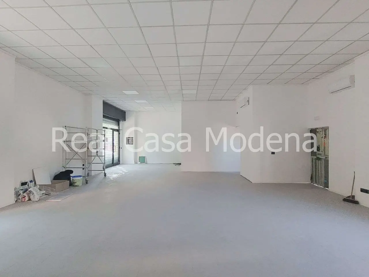 Negozio in , Modena, {3} - Foto 1