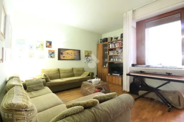 4-room flat in Via Alessandro Manzoni, Monsummano Terme - Photo 1