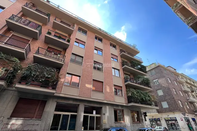 4-room flat in Via Giuseppe Baretti 36, Torino - Photo 1